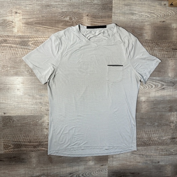 lululemon athletica Gray Short Sleeve Tee - Picture 1 of 9